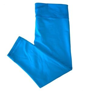 Fabletics bright blue cropped leggings, size M